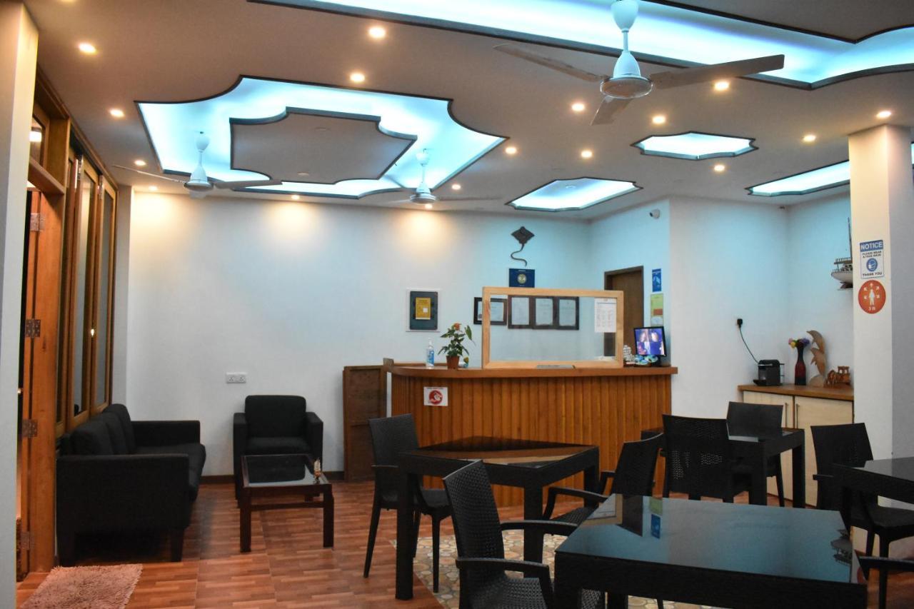 Seena Inn Фулідгу Екстер'єр фото
