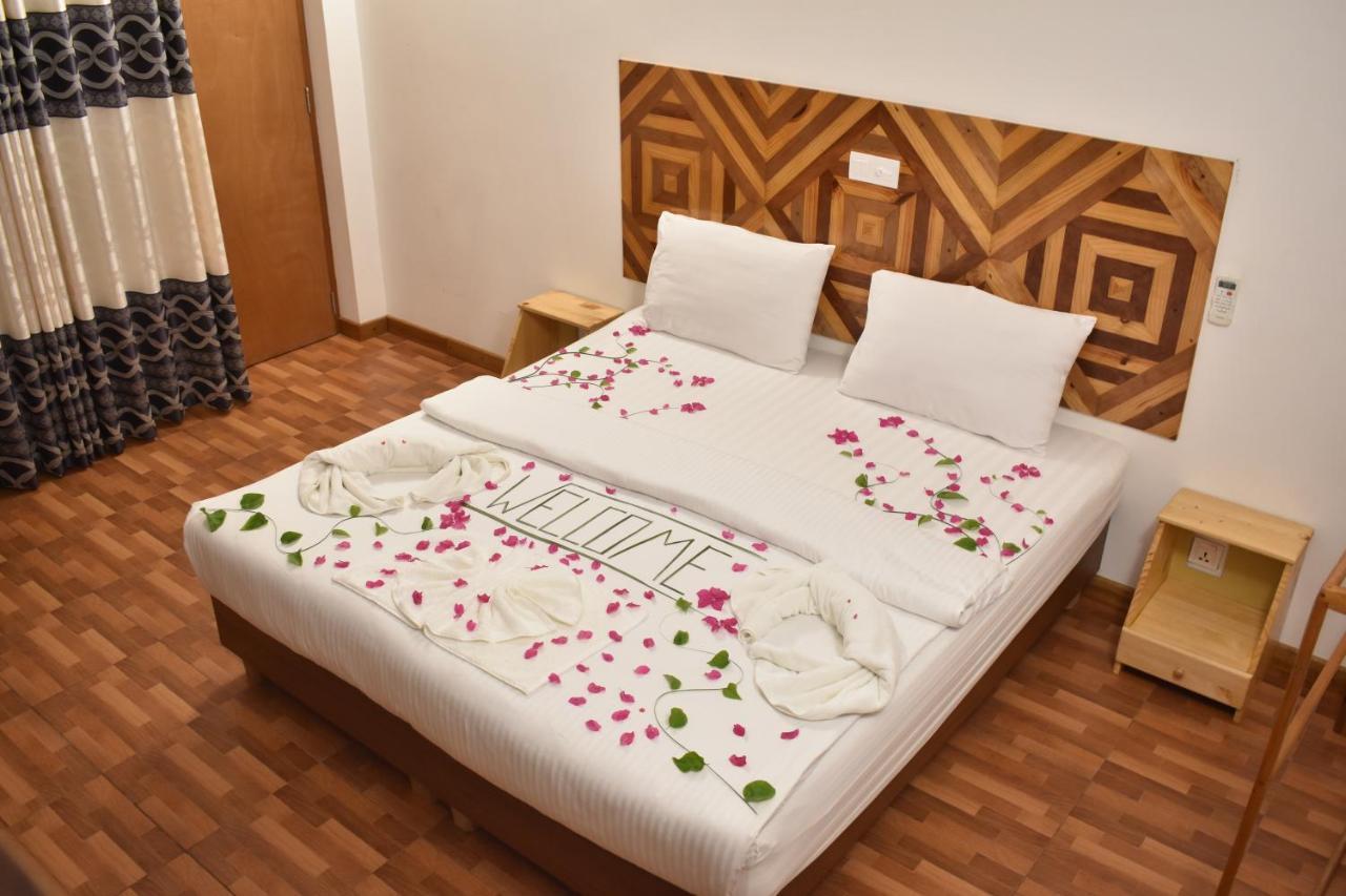 Seena Inn Фулідгу Екстер'єр фото