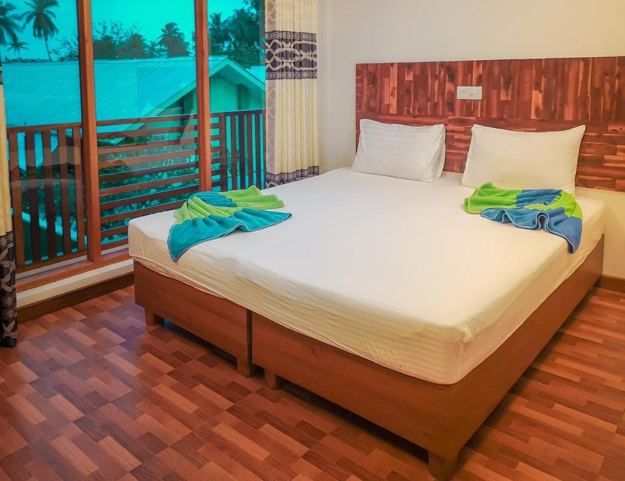 Seena Inn Фулідгу Екстер'єр фото