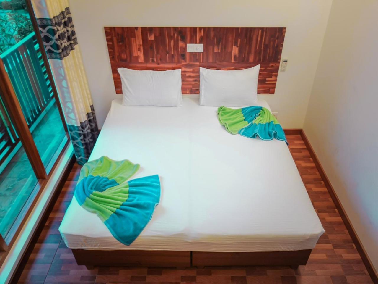 Seena Inn Фулідгу Екстер'єр фото